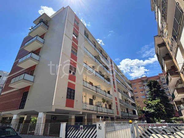 negozio in affitto a Bari in zona Poggiofranco