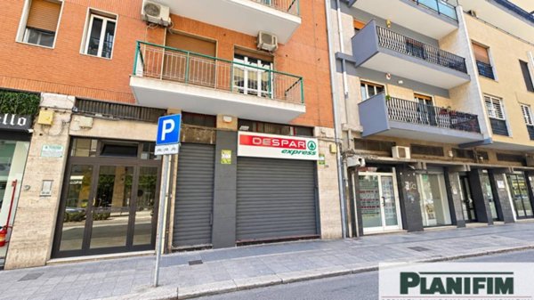 locale commerciale in affitto a Bari in zona Murat
