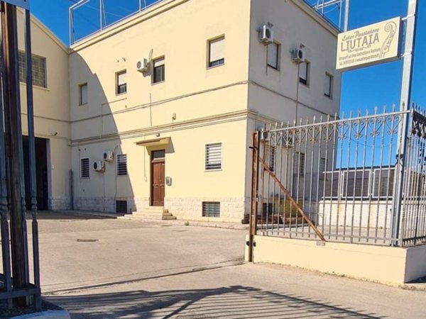ufficio in affitto a Bari in zona Picone