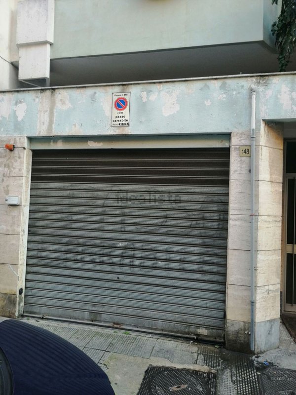 box auto in affitto a Bari in zona Murat