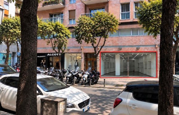 locale commerciale in affitto a Bari in zona Murat