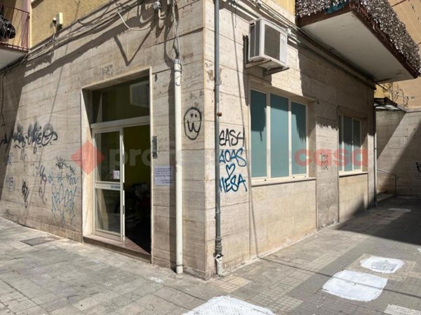 locale commerciale in affitto a Bari in zona Carrassi