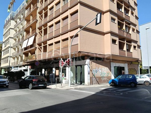 locale commerciale in affitto a Bari in zona Carrassi