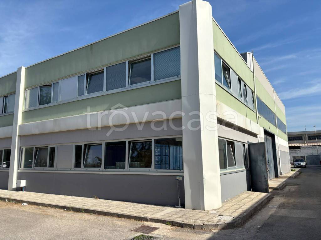 locale commerciale in affitto a Bari in zona San Paolo