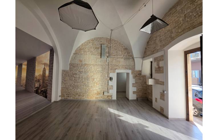 locale commerciale in affitto a Bitetto