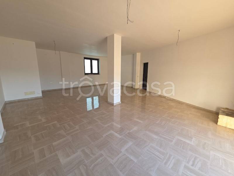 locale commerciale in affitto a Bitetto