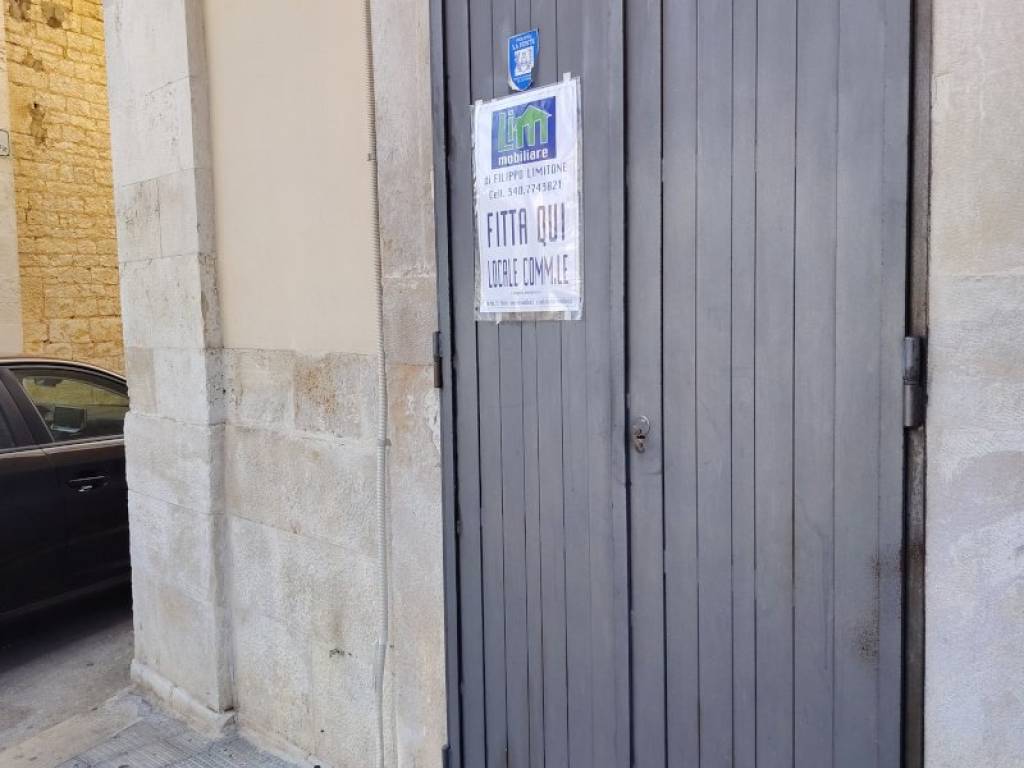 locale commerciale in affitto a Bitetto