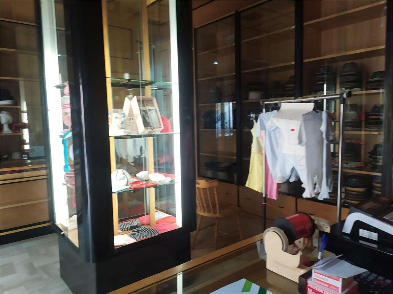 locale commerciale in affitto a Bitonto