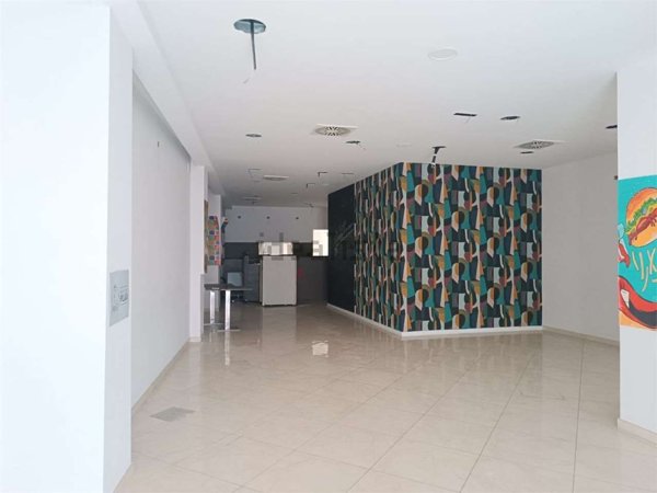 locale commerciale in affitto a Bitonto