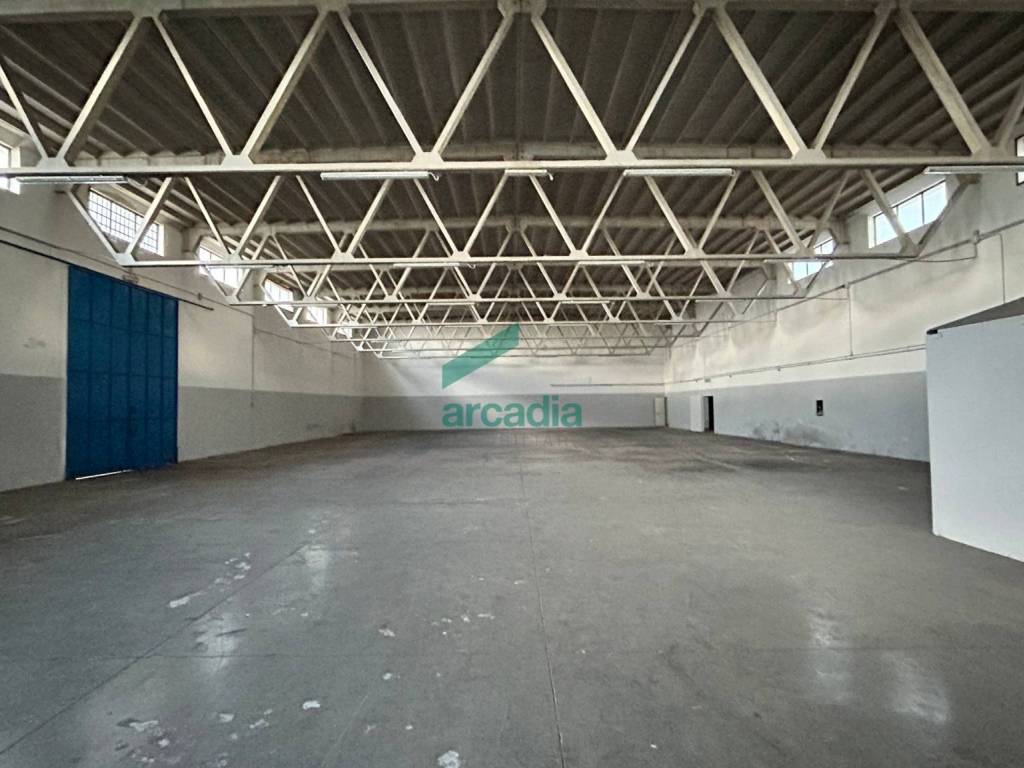 locale commerciale in affitto a Bitonto