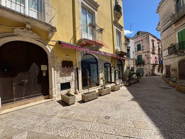 locale commerciale in affitto a Bitonto in zona Borgo Antico