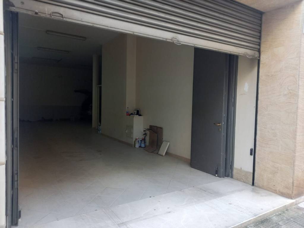 negozio in affitto a Bitonto