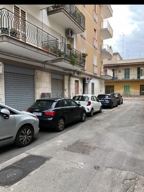 locale commerciale in affitto a Bitonto