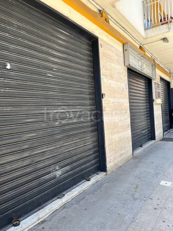 negozio in affitto a Bitonto in zona Centro Città