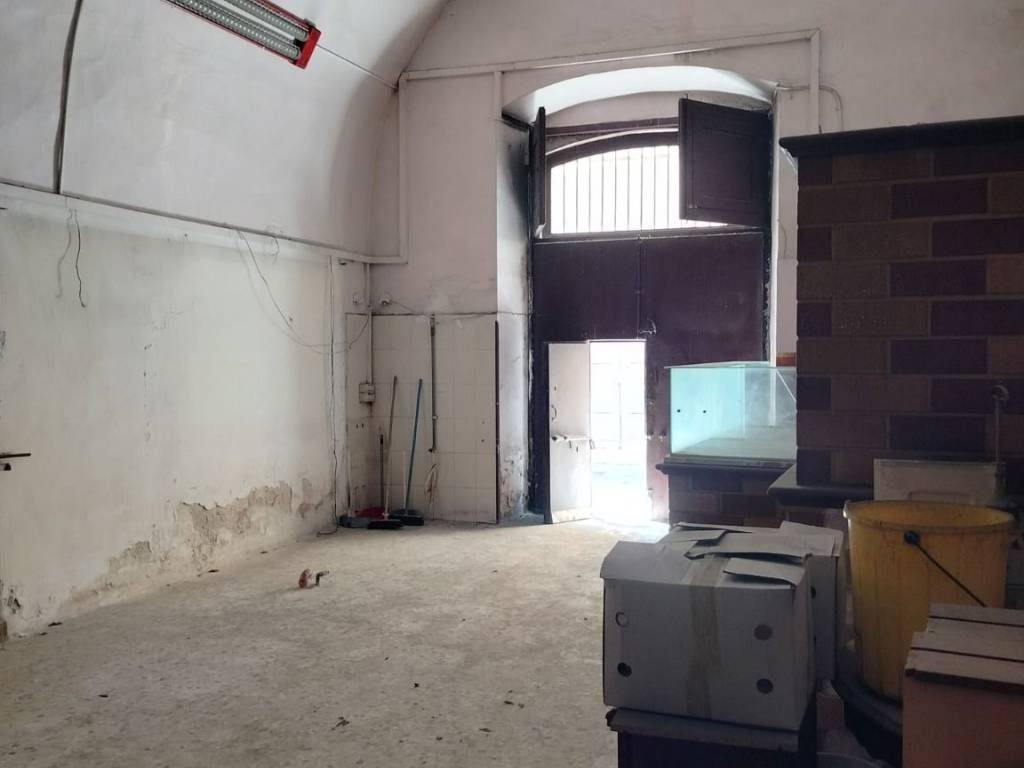 negozio in affitto a Bitonto in zona Centro Città