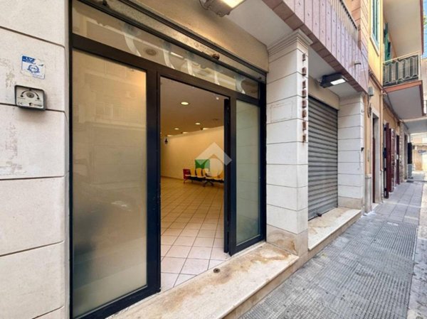 locale commerciale in affitto a Bitonto