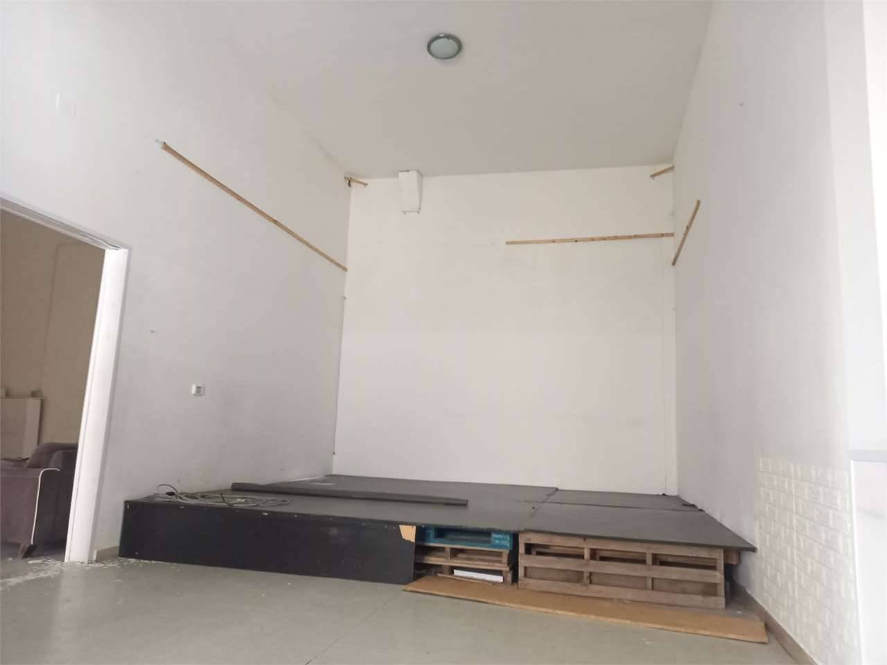 locale commerciale in affitto a Bitonto