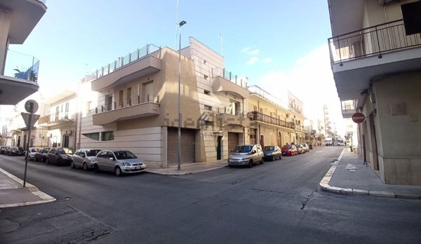locale commerciale in affitto a Bitonto in zona Centro Città
