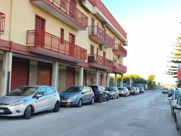 locale commerciale in affitto a Bitonto