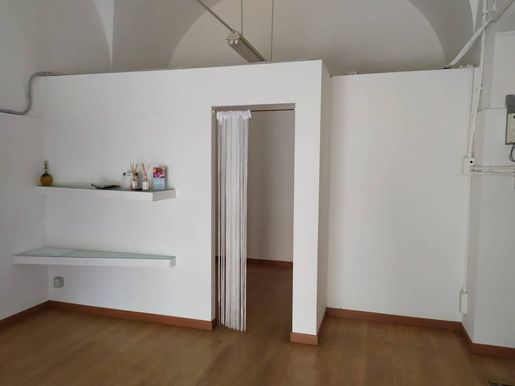 negozio in affitto a Bitritto