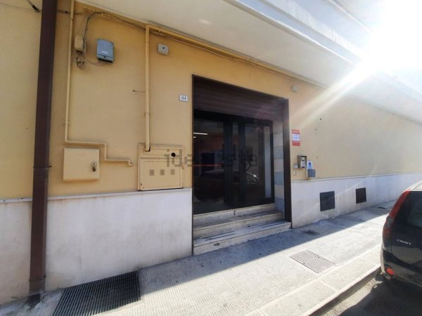 locale commerciale in affitto a Bitritto