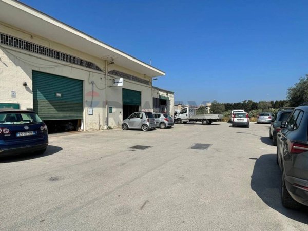 negozio in affitto a Bitritto