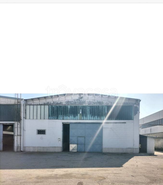 capannone in affitto a Capurso