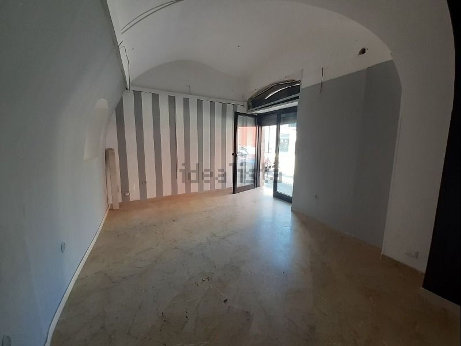 locale commerciale in affitto a Capurso