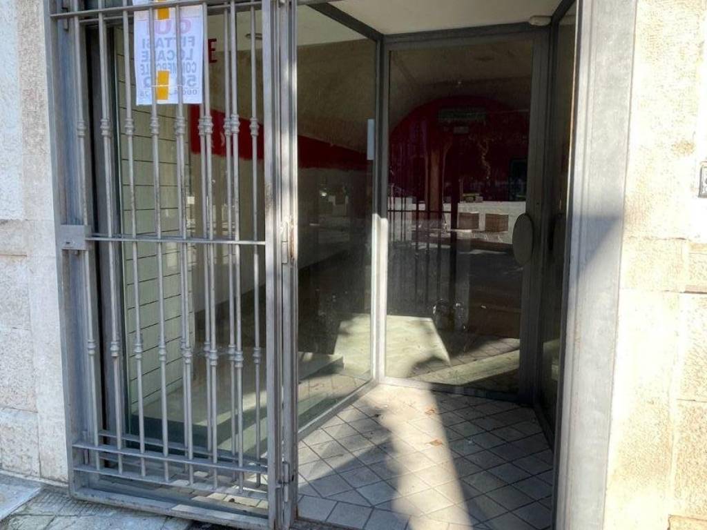 negozio in affitto a Capurso