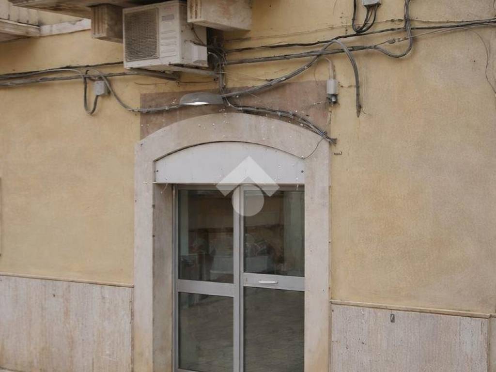 negozio in affitto a Casamassima