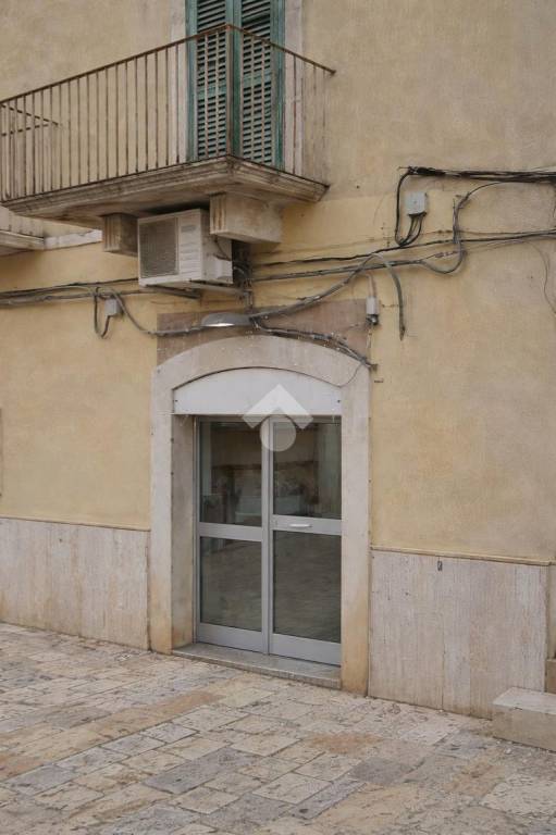 negozio in affitto a Casamassima