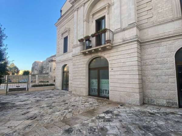 negozio in affitto a Casamassima