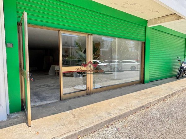 locale commerciale in affitto a Casamassima