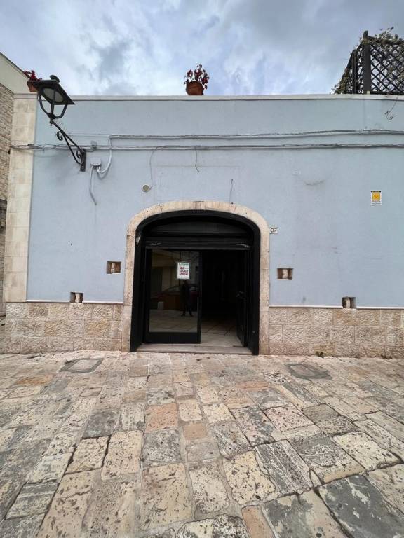 negozio in affitto a Casamassima