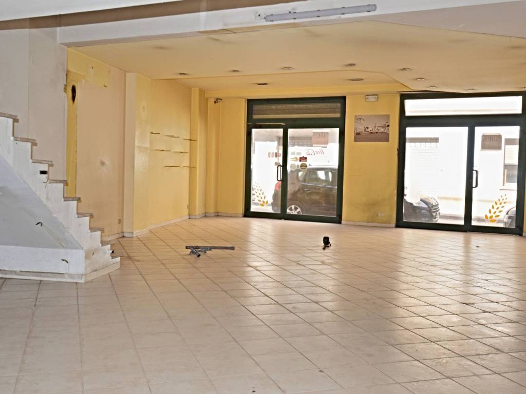 negozio in affitto a Castellana Grotte