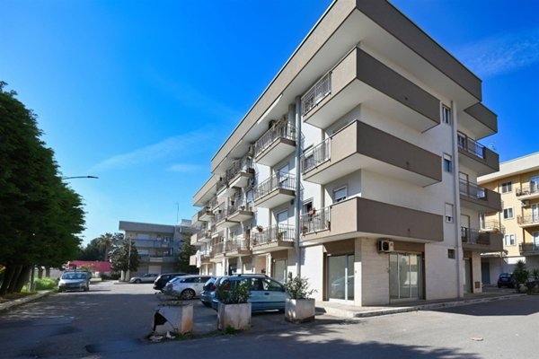 negozio in affitto a Castellana Grotte
