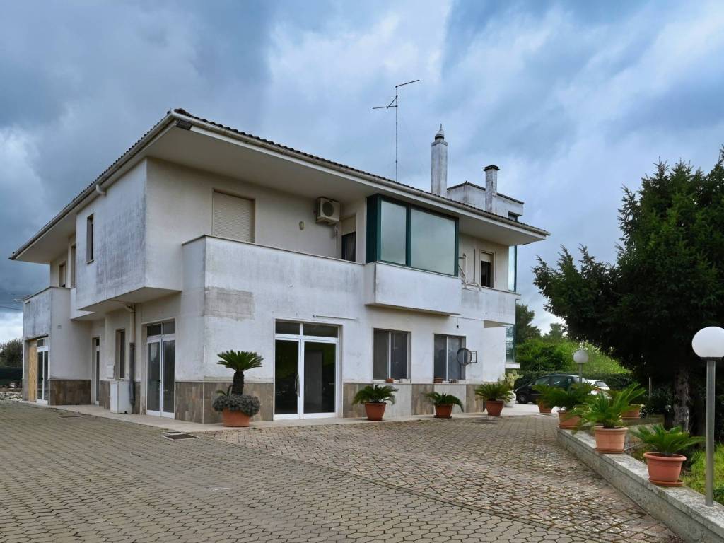 negozio in affitto a Castellana Grotte