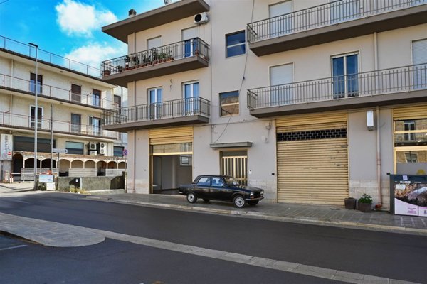 negozio in affitto a Castellana Grotte