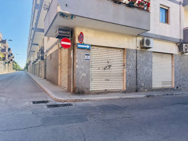 negozio in affitto a Castellana Grotte