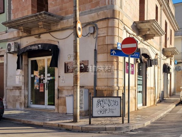 locale commerciale in affitto a Conversano