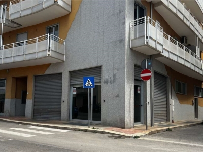 negozio in affitto a Conversano