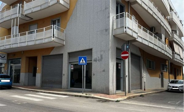negozio in affitto a Conversano