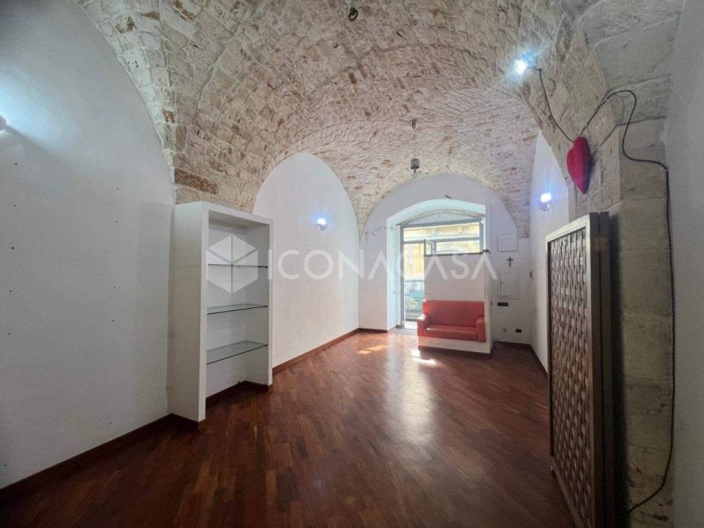 negozio in affitto a Conversano