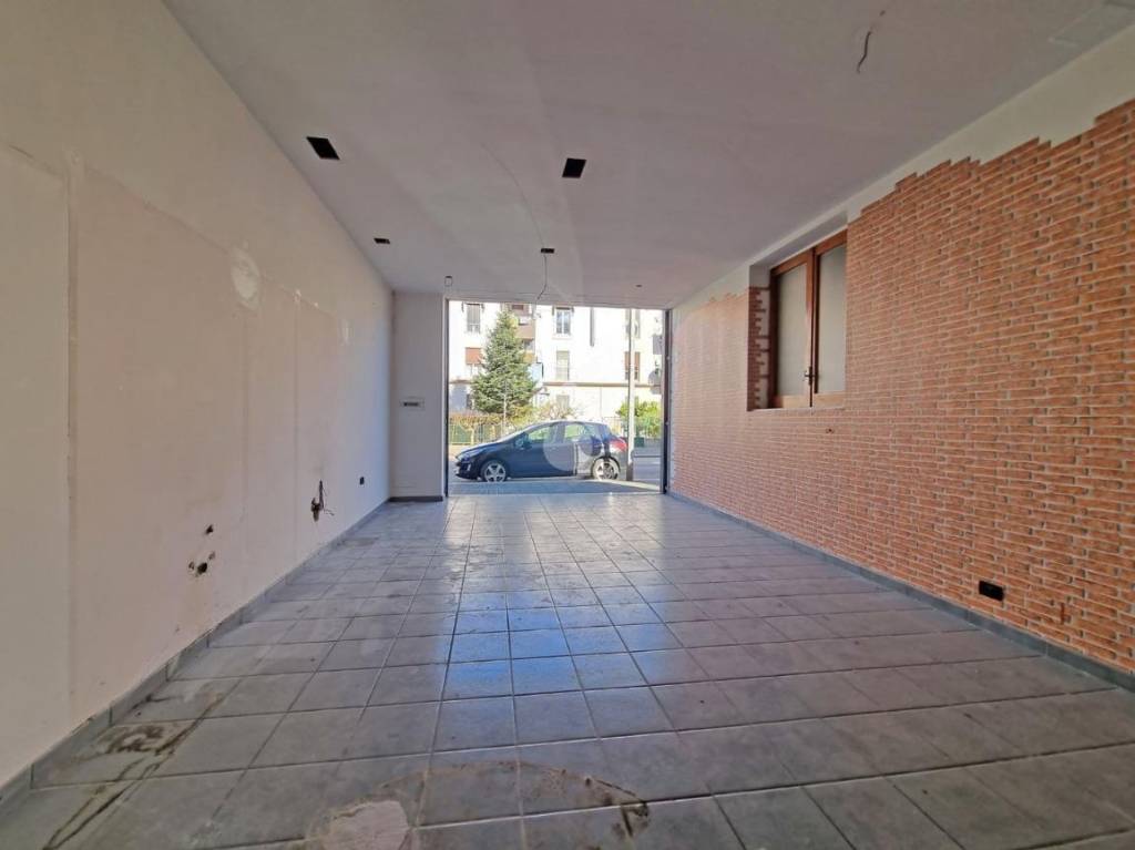 locale commerciale in affitto a Conversano