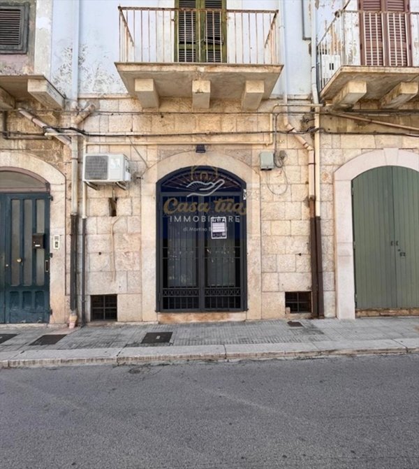 locale commerciale in affitto a Corato