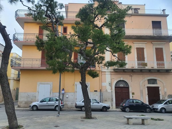 locale commerciale in affitto a Corato