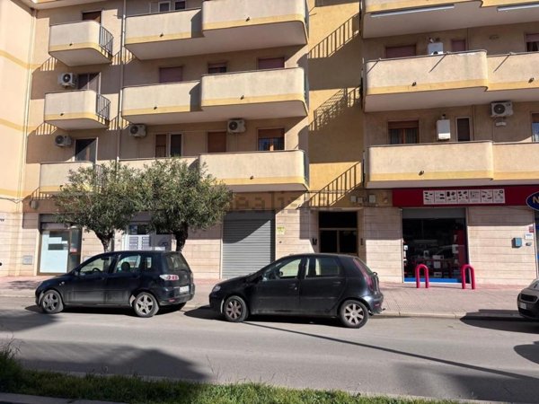 locale commerciale in affitto a Corato