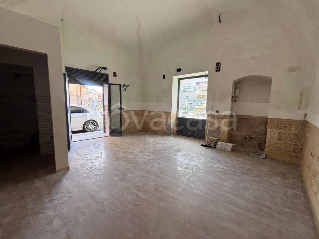 negozio in affitto a Corato