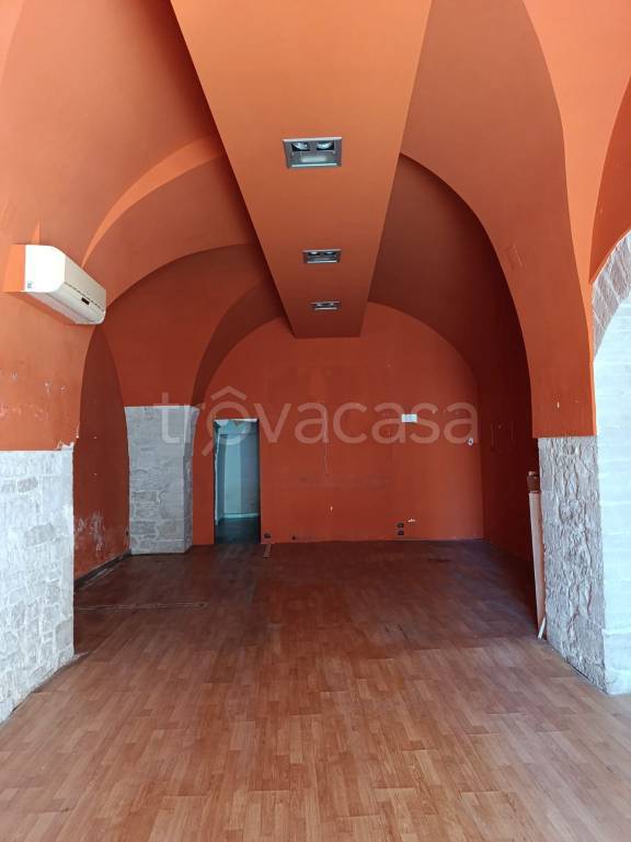 negozio in affitto a Corato in zona Centro Storico