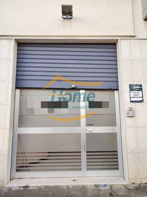 locale commerciale in affitto a Gioia del Colle